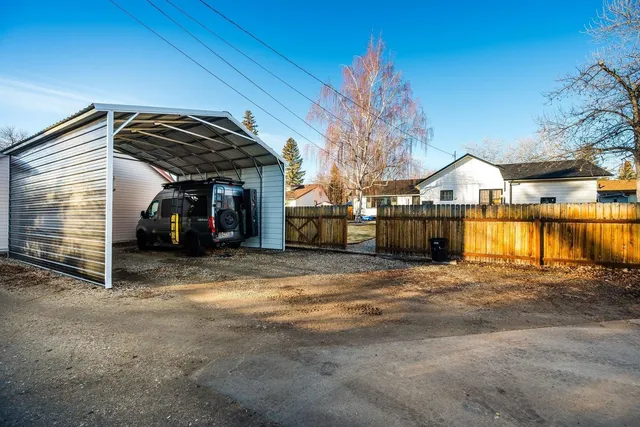 $399,999 | 331 North Burritt Avenue, Buffalo, WY 82834