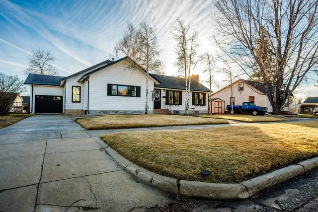 $399,999 | 331 North Burritt Avenue, Buffalo, WY 82834