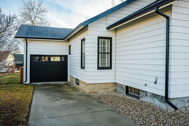 $399,999 | 331 North Burritt Avenue, Buffalo, WY 82834