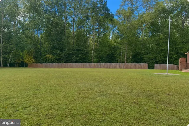 a view of an outdoor space and a yard