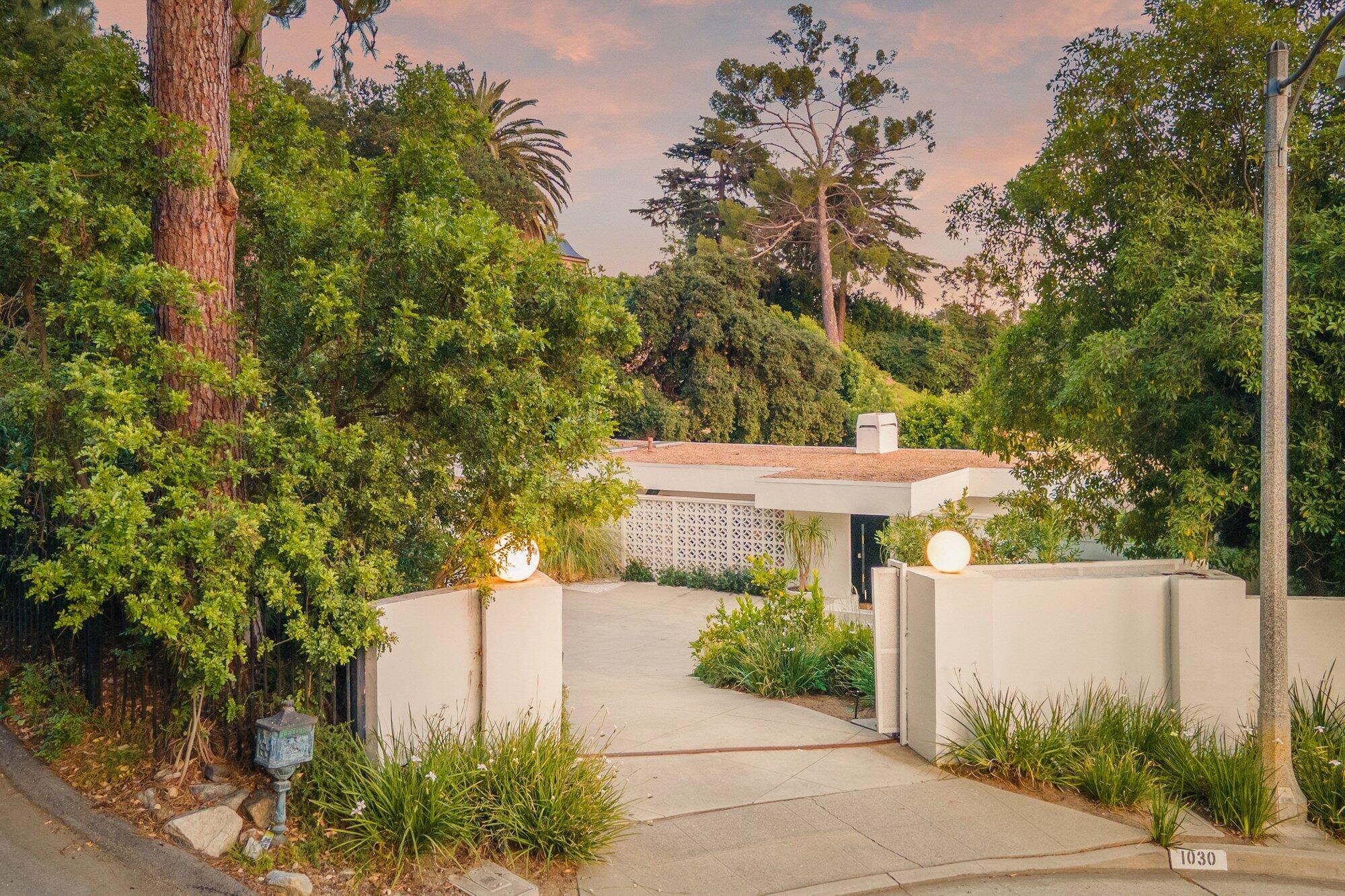 1030 San Rafael Lane Pasadena, CA 91105 - Photo 55 of 63 054_dji_0855_671