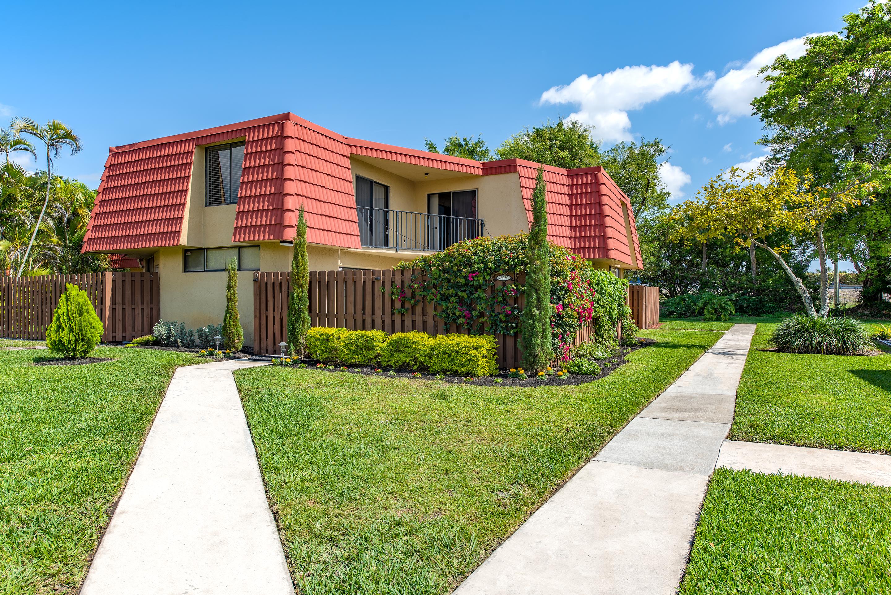 23030 Oxford Place, Unit D Boca Raton, FL 33433 - Photo 21 of 21 Front of Home 2