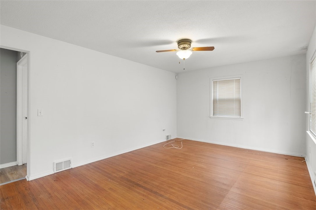 197 Nahant Road Greece, NY 14616 - Photo 4 of 20