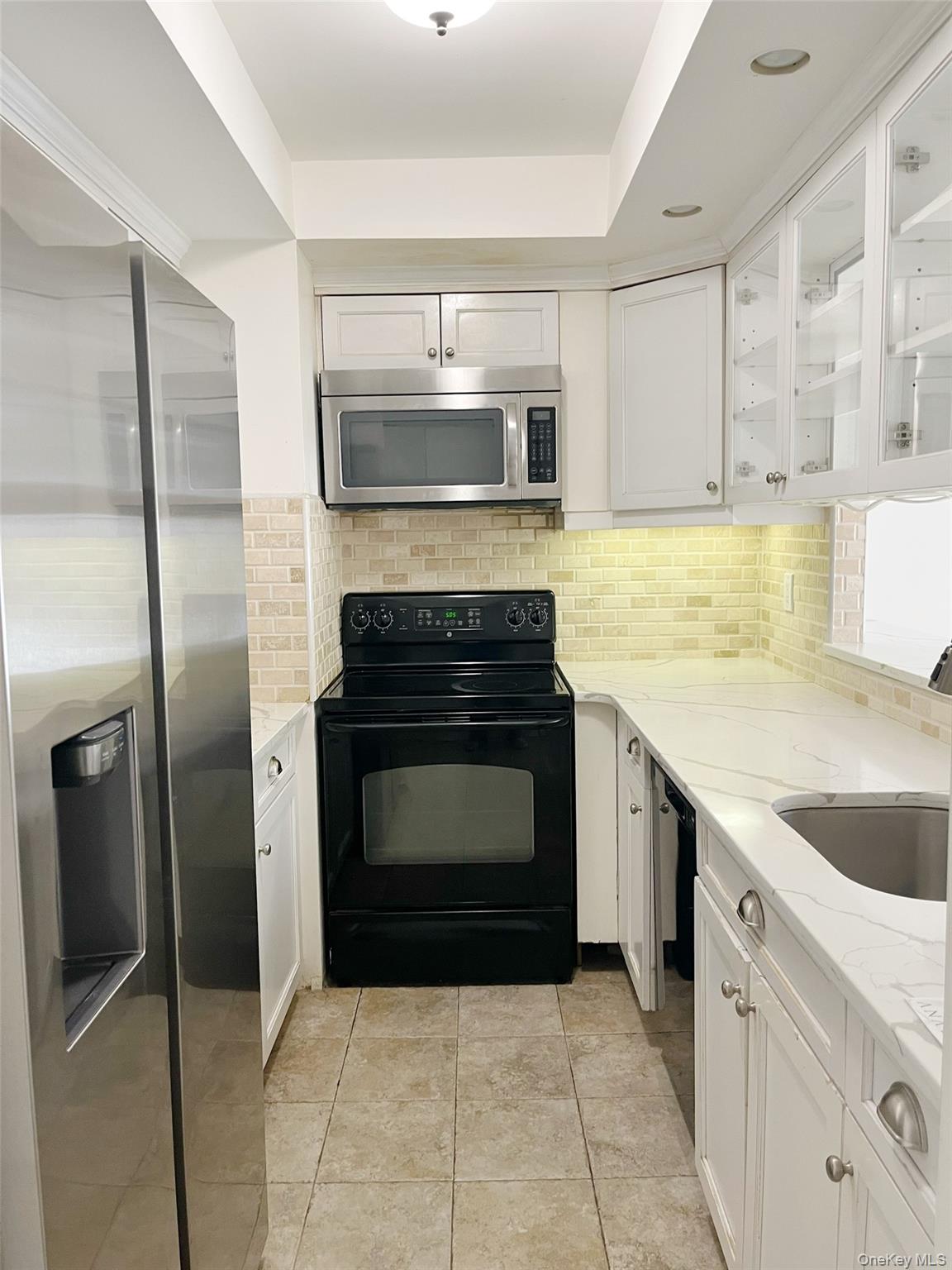 88 Cutter Mill Road, Unit 418 Great Neck, NY 11021 - Photo 8 of 11