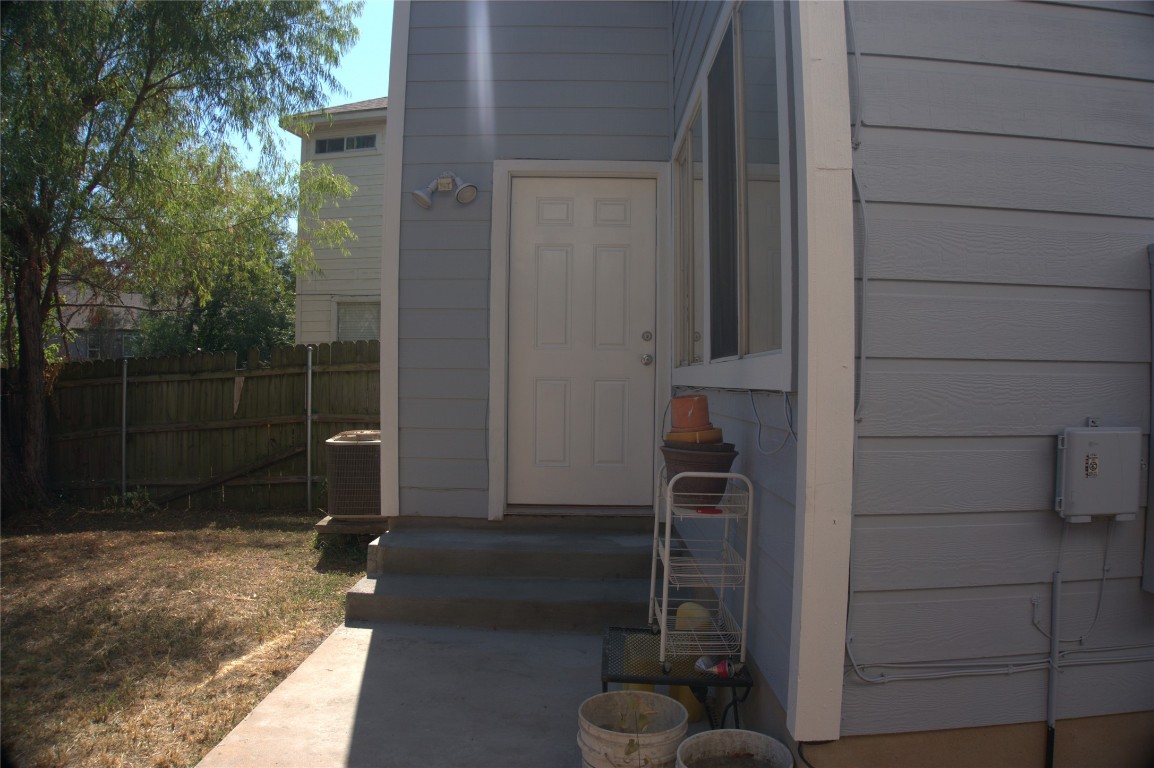 1512 Parkfield Circle Round Rock, TX 78664 - Photo 25 of 26 a bathroom with a shower