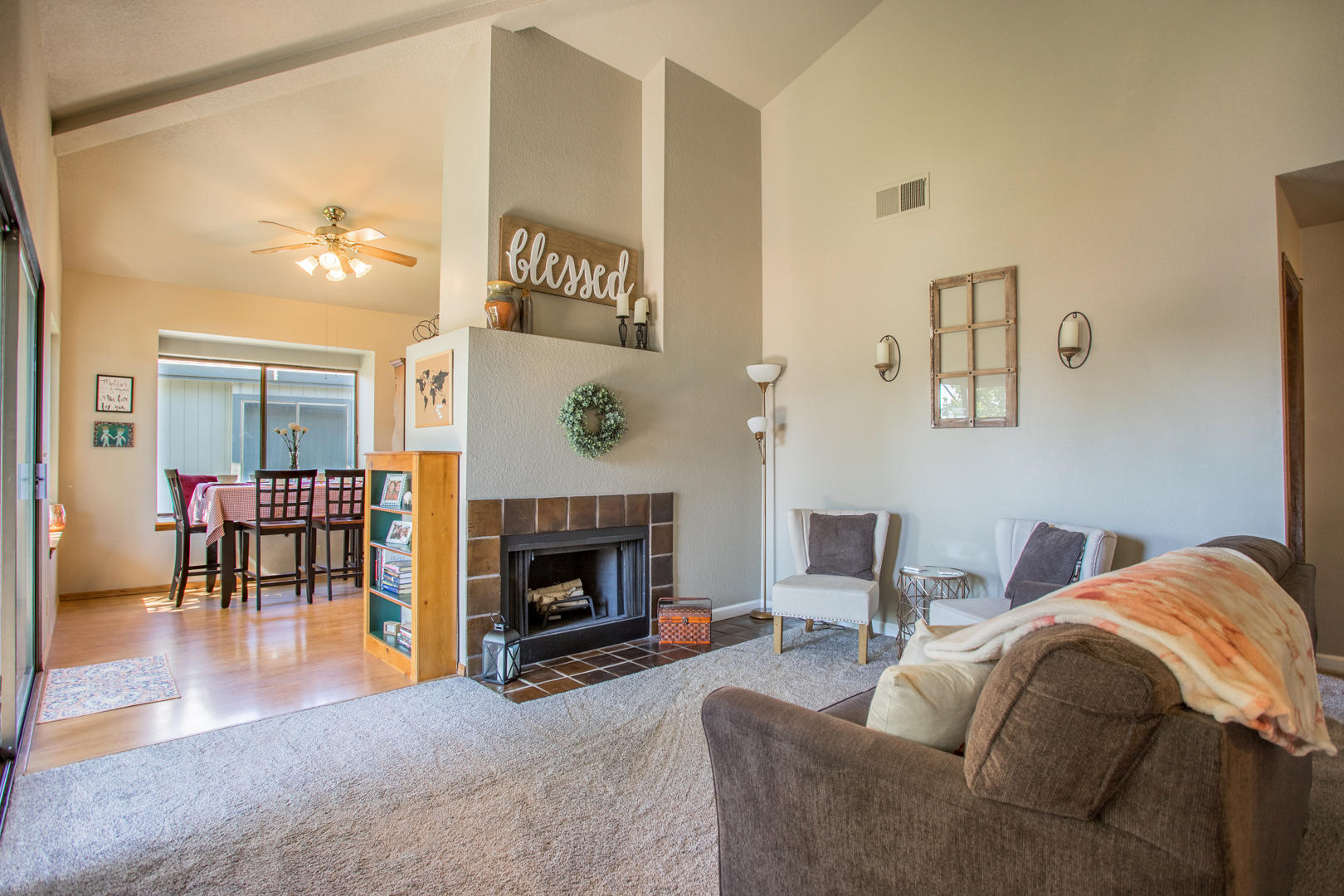 249 Ridgetop Drive, Unit 238 Redding, CA 96003 - Photo 5 of 26 living