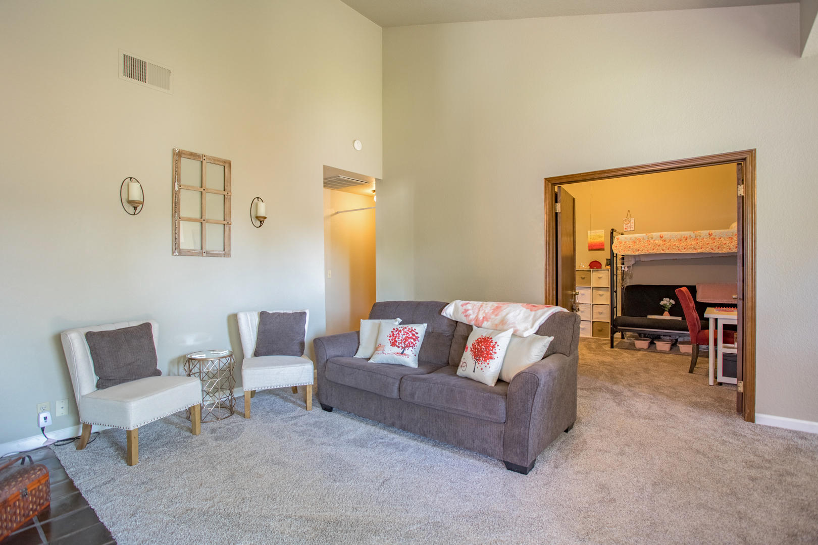 249 Ridgetop Drive, Unit 238 Redding, CA 96003 - Photo 6 of 26 living