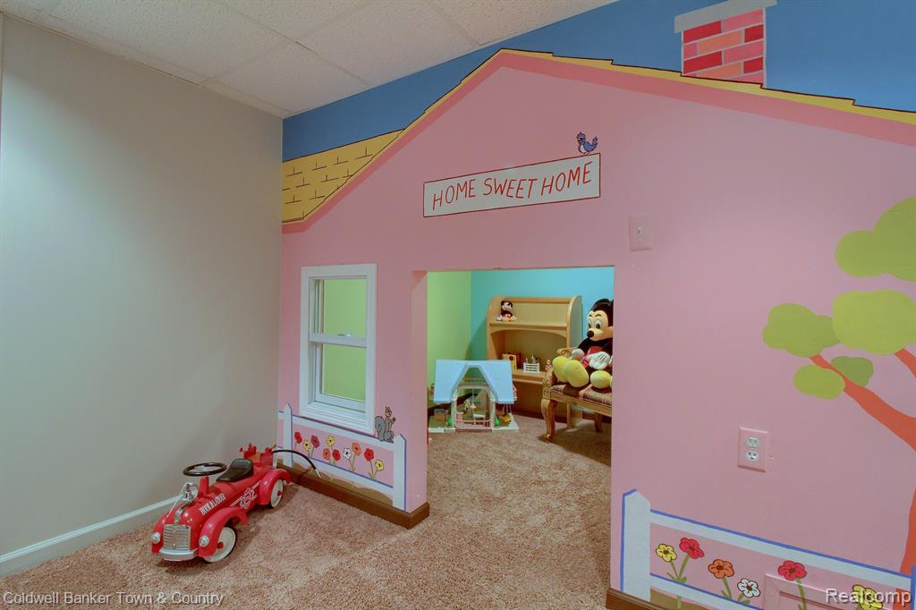 45221 Danbury Road Canton, MI 48188 - Photo 33 of 48 Gallery Image 33