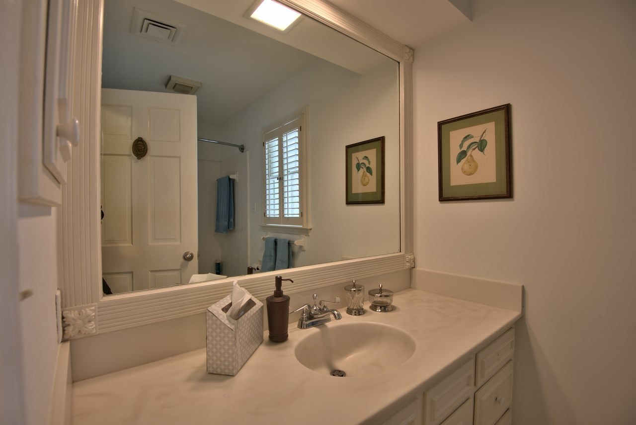 3916 St Marks Road Durham, NC 27707 - Photo 20 of 25 Hall Bath