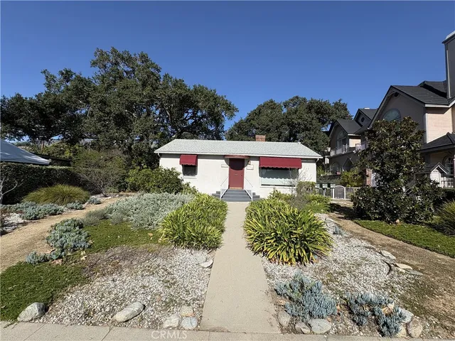 $2,500 | 811 West Foothill Boulevard, Unit 1/2, Monrovia, CA 91016