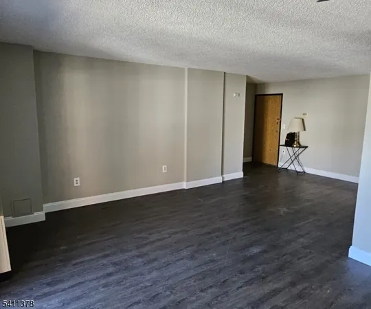 $275,000 | 10 North Wood Avenue, Unit 203, Linden, NJ 07036