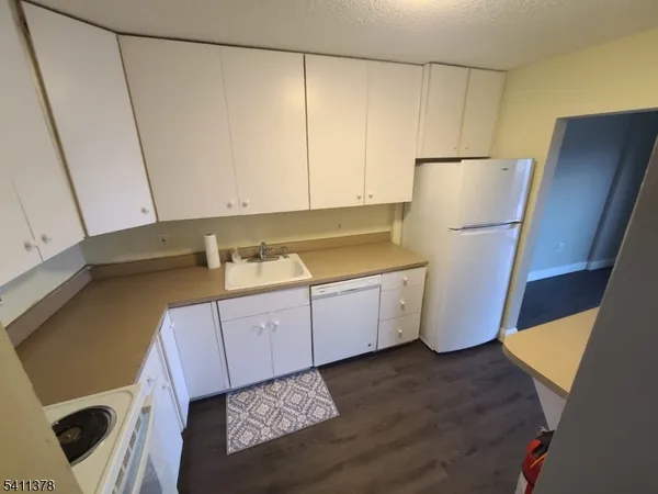$275,000 | 10 North Wood Avenue, Unit 203, Linden, NJ 07036