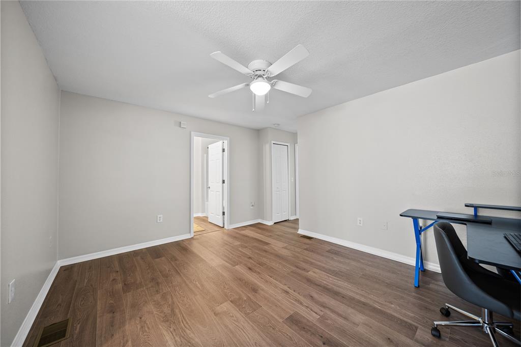 9942 Ashburn Lake Drive Tampa, FL 33610 - Photo 11 of 31