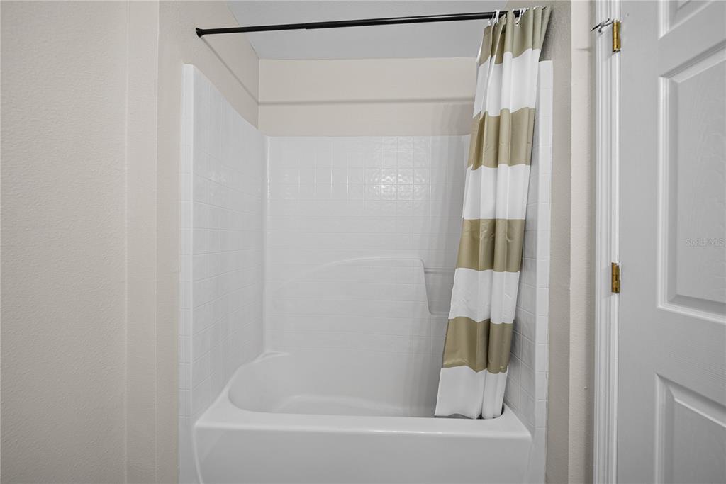 9942 Ashburn Lake Drive Tampa, FL 33610 - Photo 13 of 31