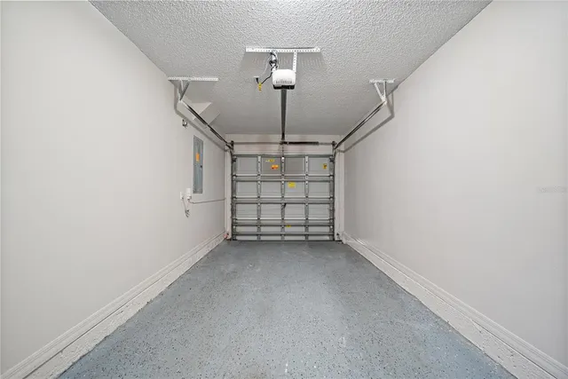 $2,050 | 9942 Ashburn Lake Drive, Tampa, FL 33610