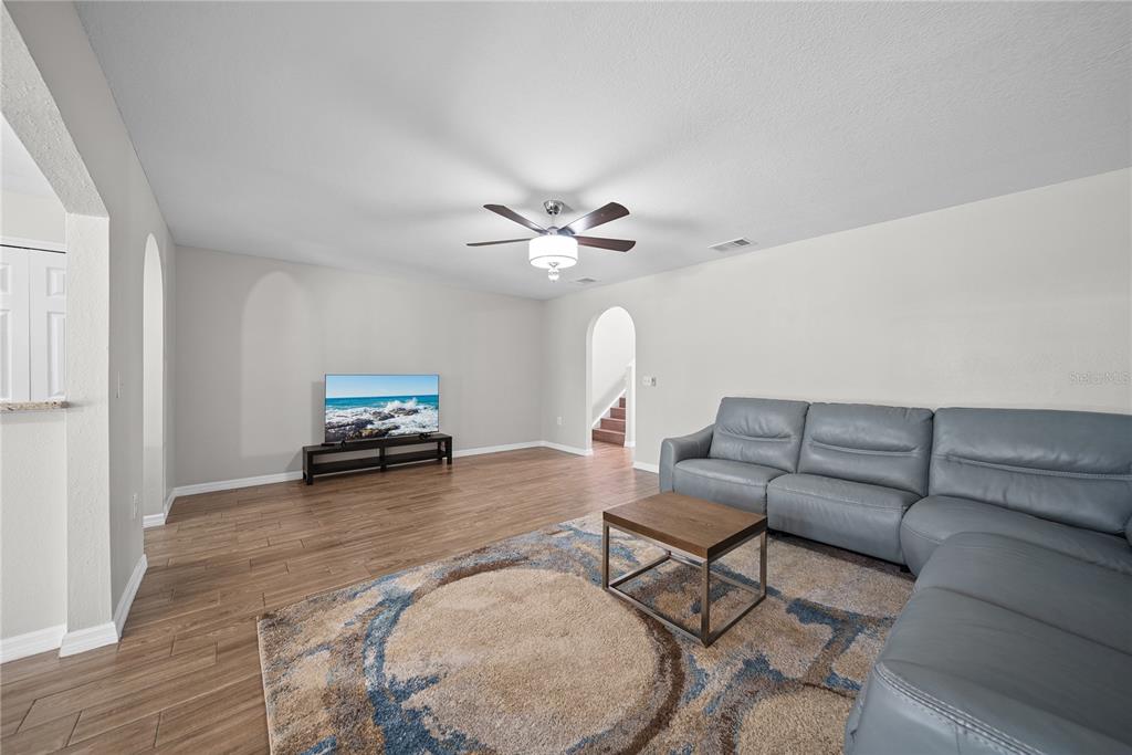 9942 Ashburn Lake Drive Tampa, FL 33610 - Photo 27 of 31