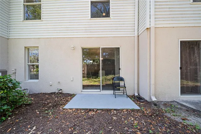 $2,050 | 9942 Ashburn Lake Drive, Tampa, FL 33610