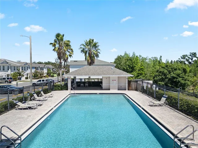 $2,050 | 9942 Ashburn Lake Drive, Tampa, FL 33610