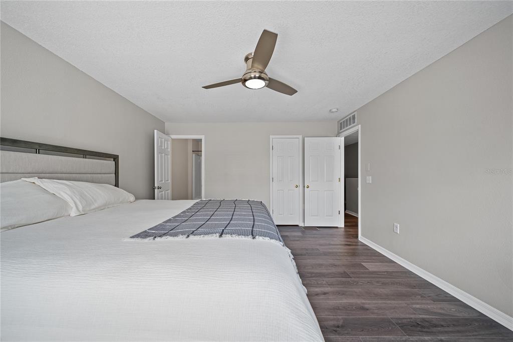 9942 Ashburn Lake Drive Tampa, FL 33610 - Photo 8 of 31