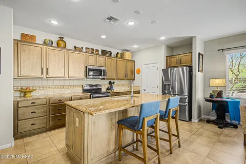 $330,000 | 1762 Burning Hill Drive, Green Valley, AZ 85614