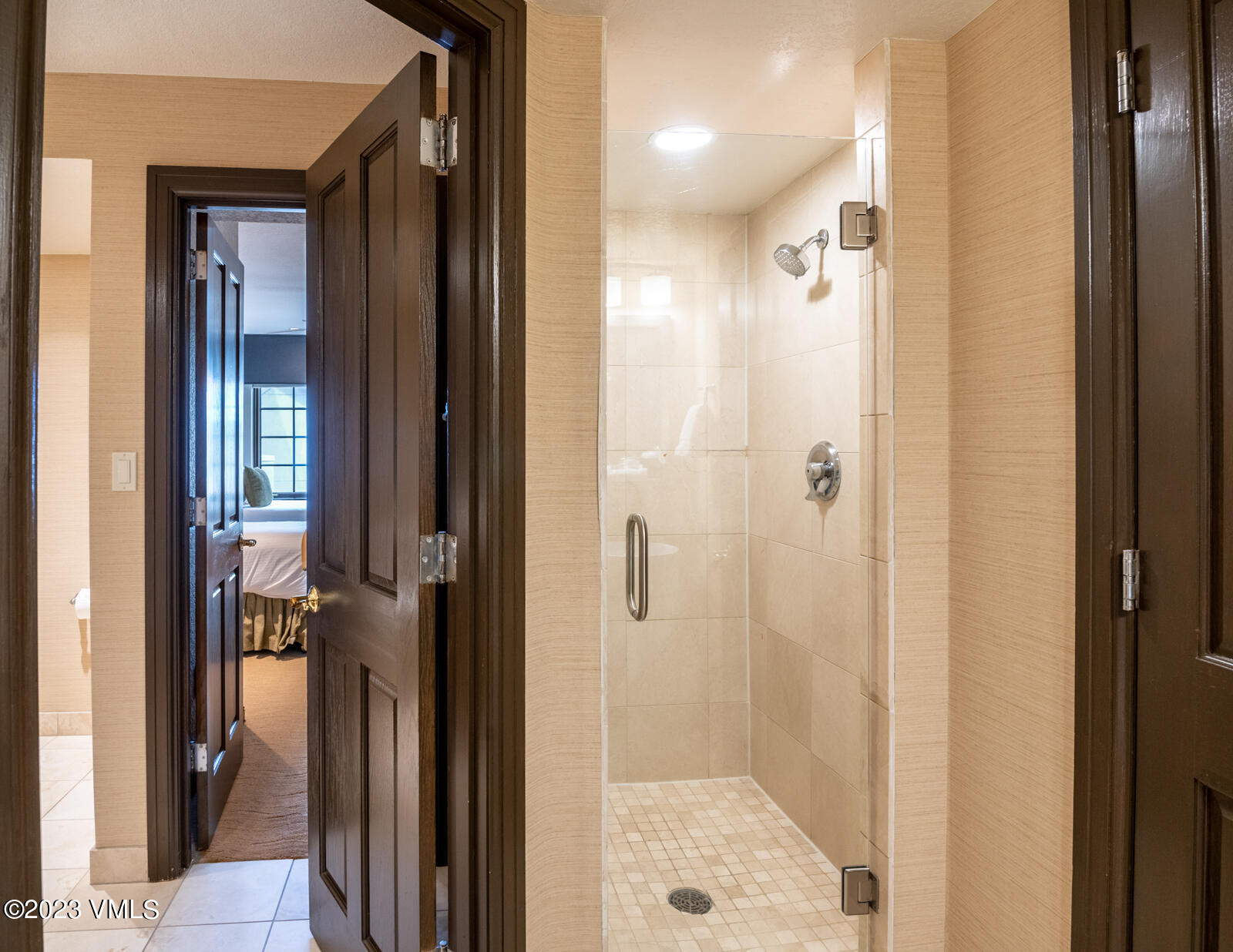 210 Offerson Road, Unit R310/WEEK 51 Beaver Creek, CO 81620 - Photo 18 of 35 a bathroom with a shower and a sink