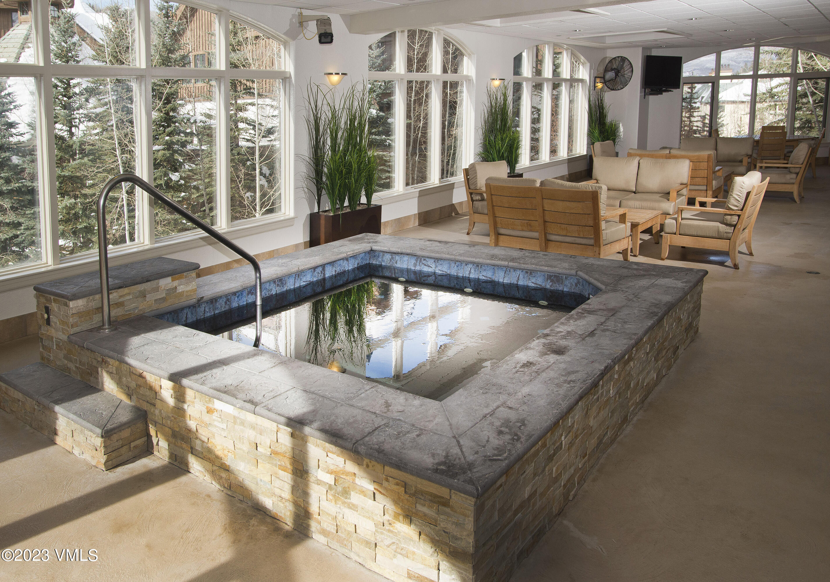 210 Offerson Road, Unit R310/WEEK 51 Beaver Creek, CO 81620 - Photo 27 of 35 a view of swimming pool with outdoor seating