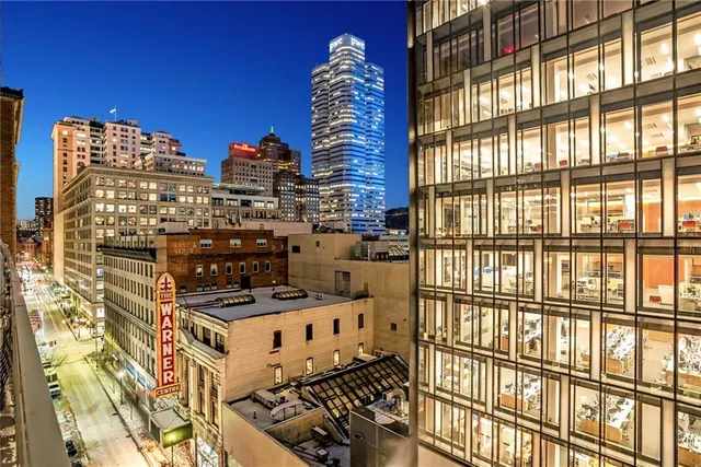 a picture of a very nice looking building