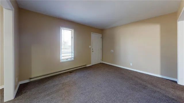 $1,095 | 1703 North Washington Street, Nevada, MO 64772