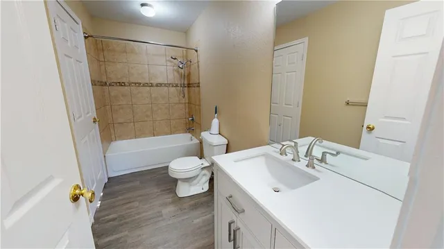 $1,095 | 1703 North Washington Street, Nevada, MO 64772