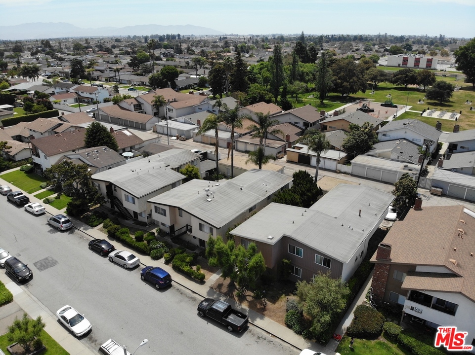 734 Janetwood Drive Oxnard, CA 93030 - Photo 5 of 7