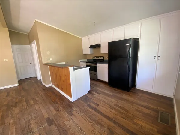 $950 | 28613 Netawaka, Point Blank, TX 77364