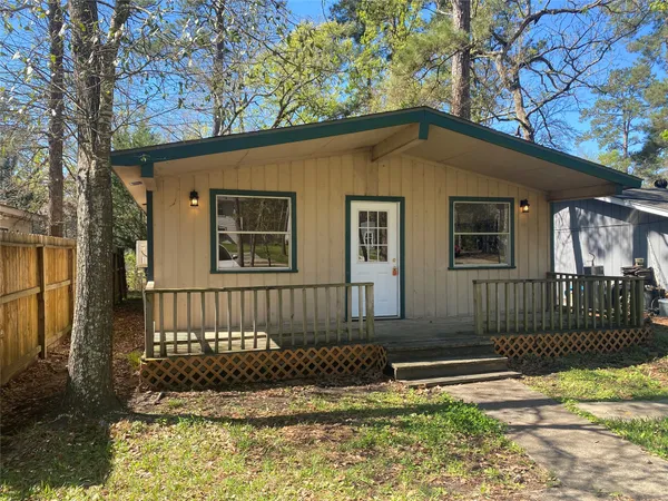 $950 | 28613 Netawaka, Point Blank, TX 77364