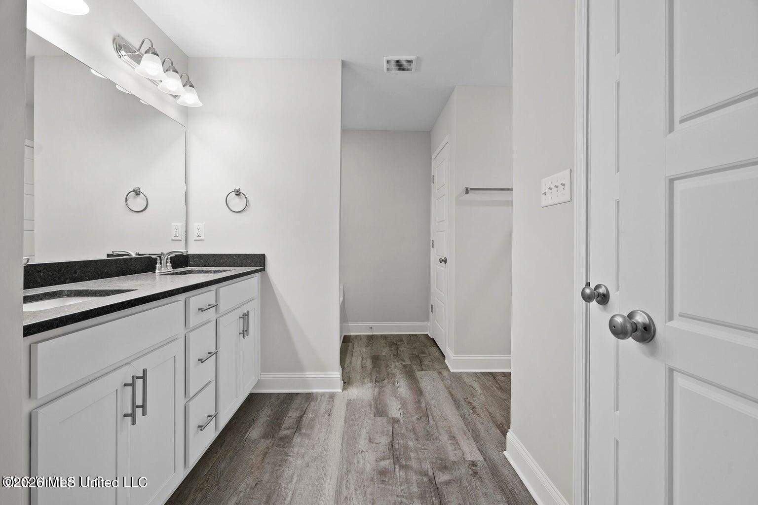 8997 Jackson Lane Olive Branch, MS 38654 - Photo 12 of 15 2200 Primary Bath 1