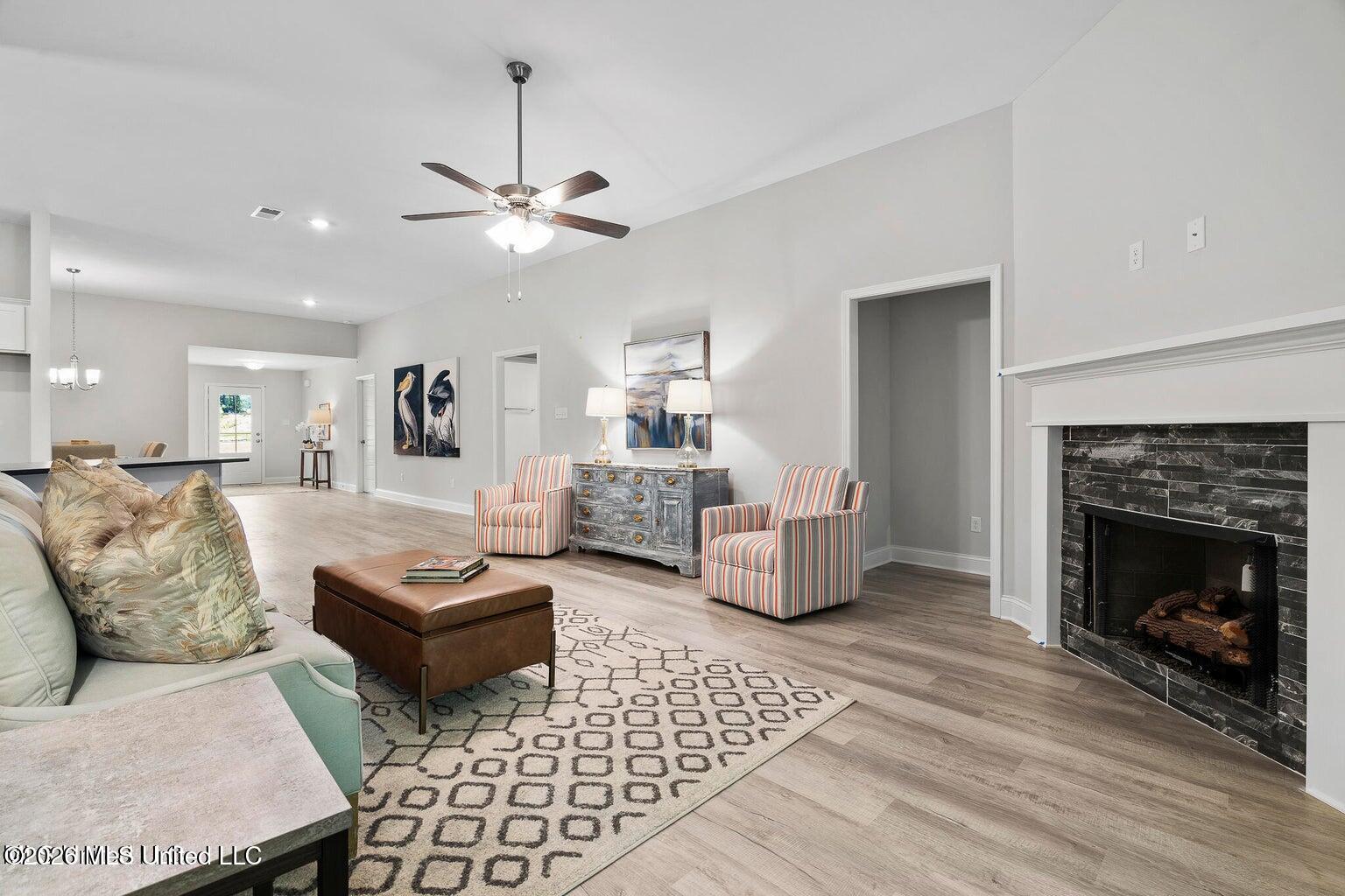 8997 Jackson Lane Olive Branch, MS 38654 - Photo 6 of 15 2200 Family Room