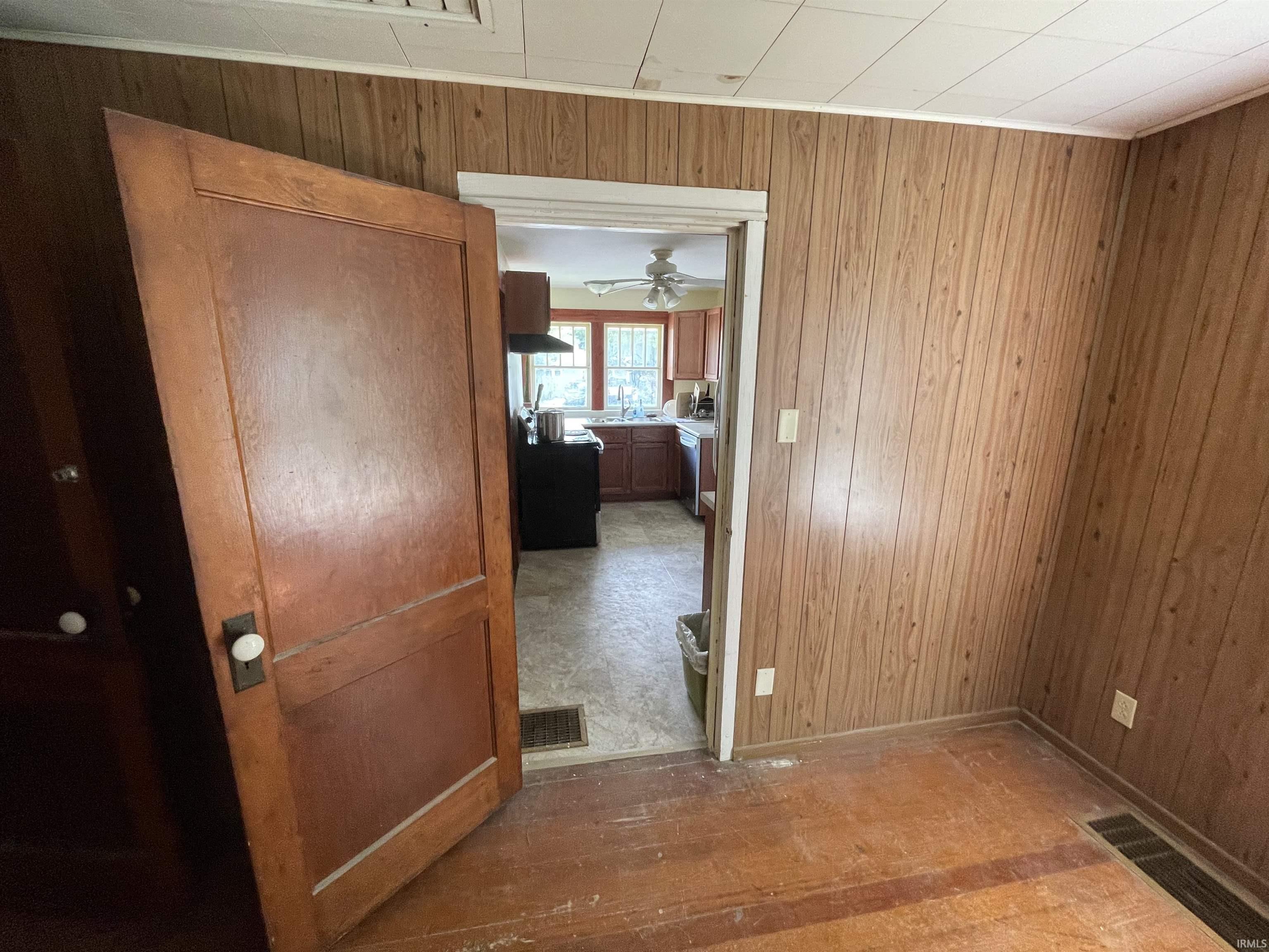 2424 South Milton Drive Bloomington, IN 47403 - Photo 12 of 17