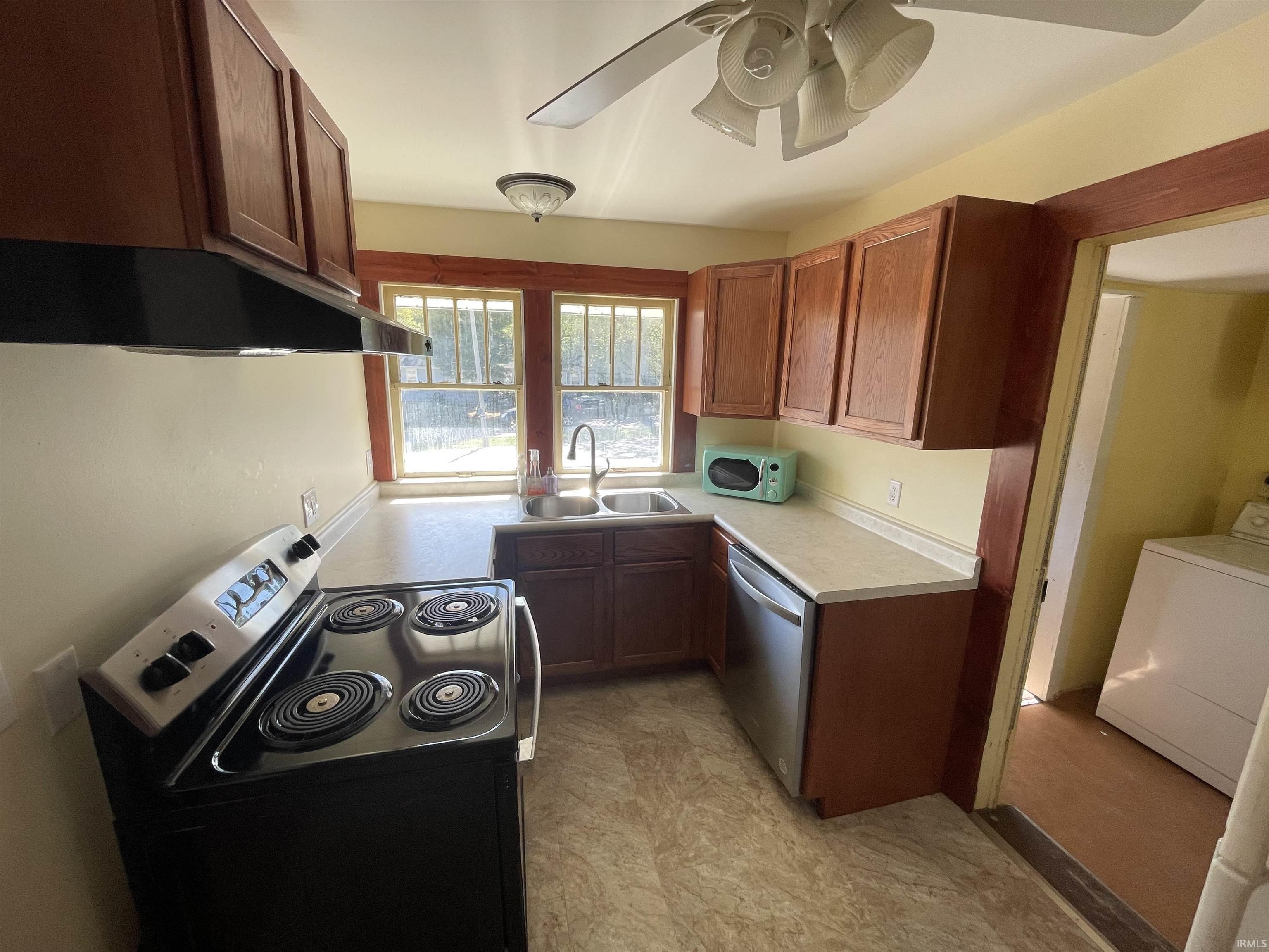 2424 South Milton Drive Bloomington, IN 47403 - Photo 14 of 17