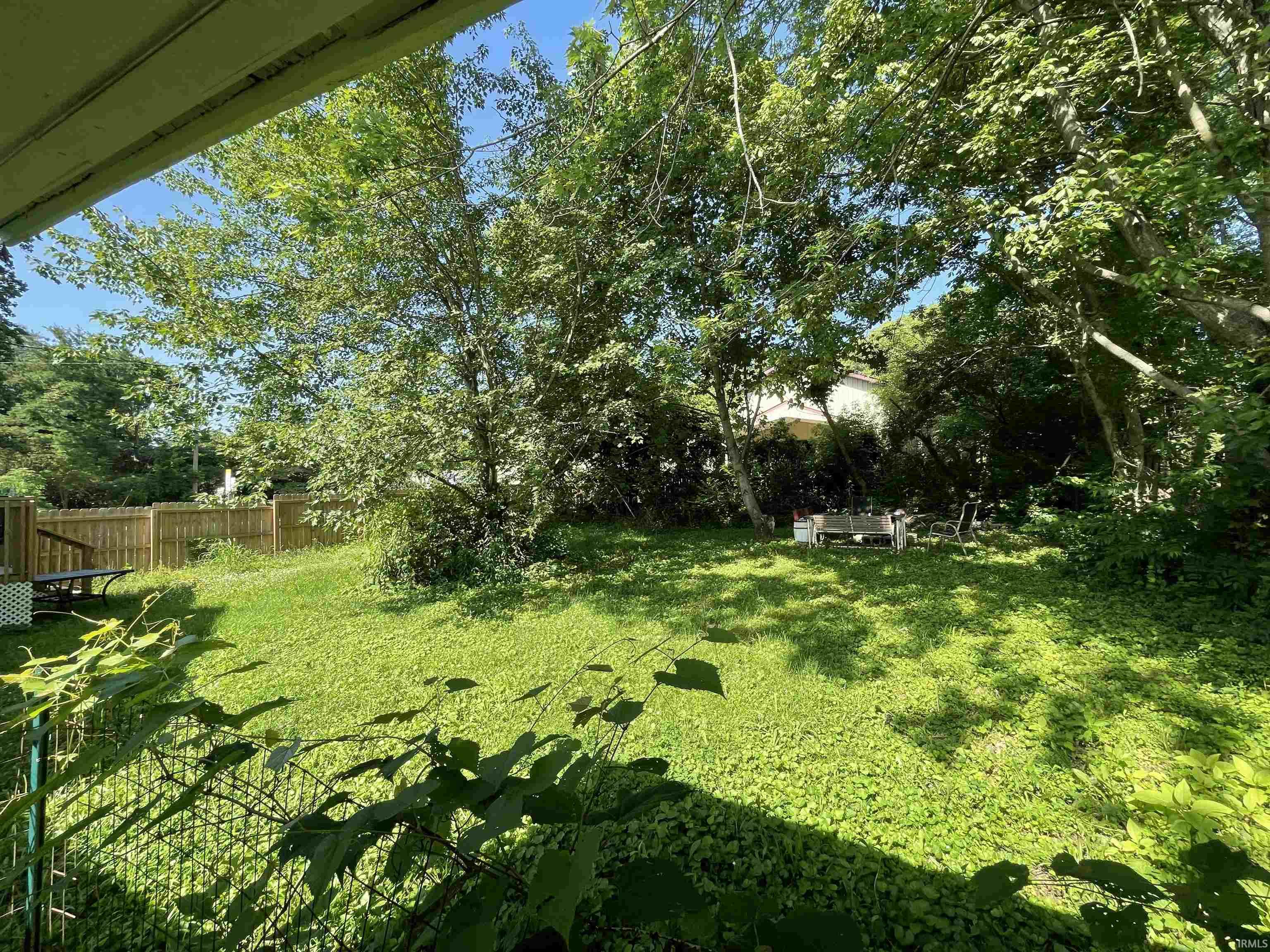 2424 South Milton Drive Bloomington, IN 47403 - Photo 16 of 17