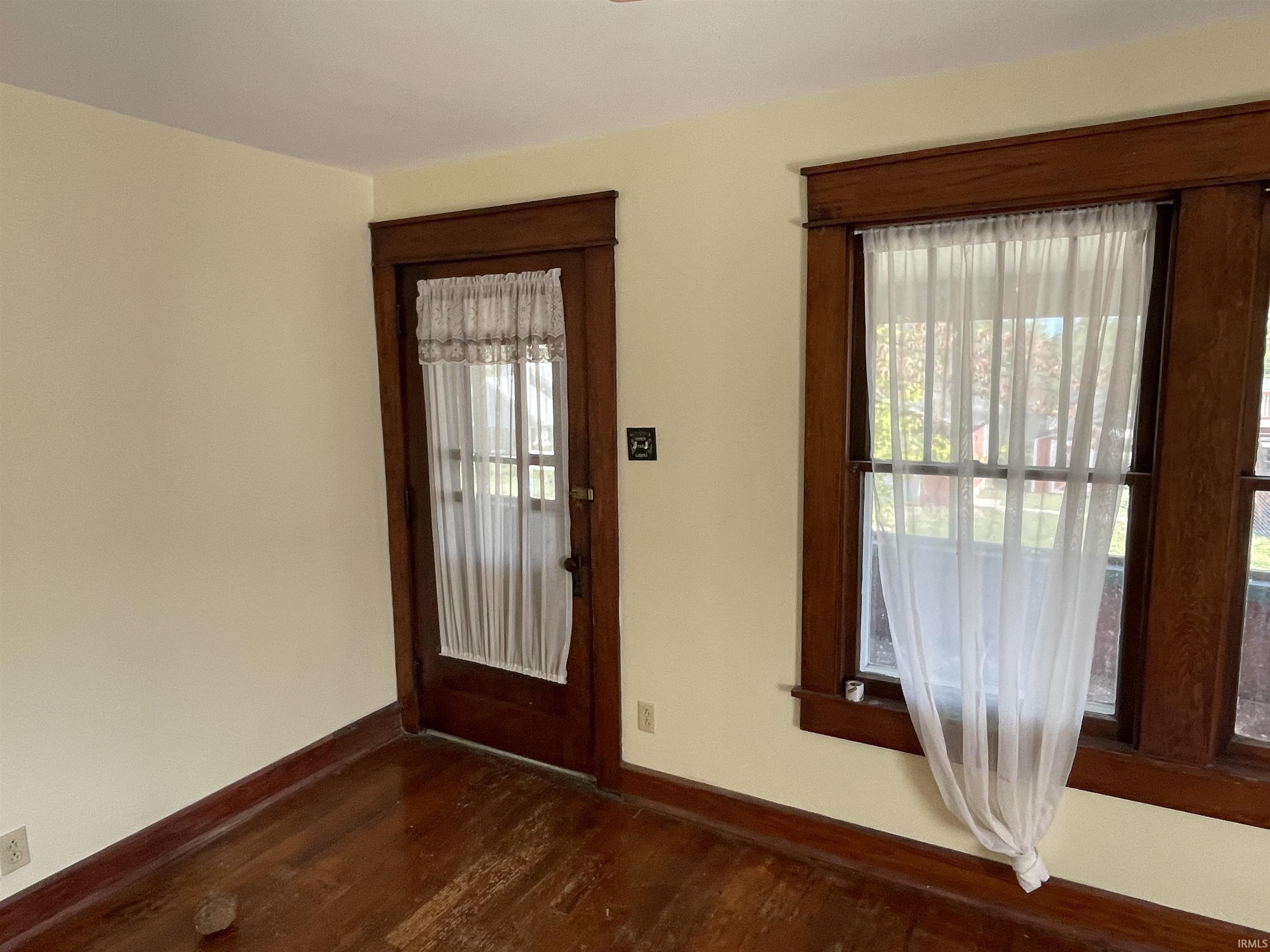 2424 South Milton Drive Bloomington, IN 47403 - Photo 2 of 17