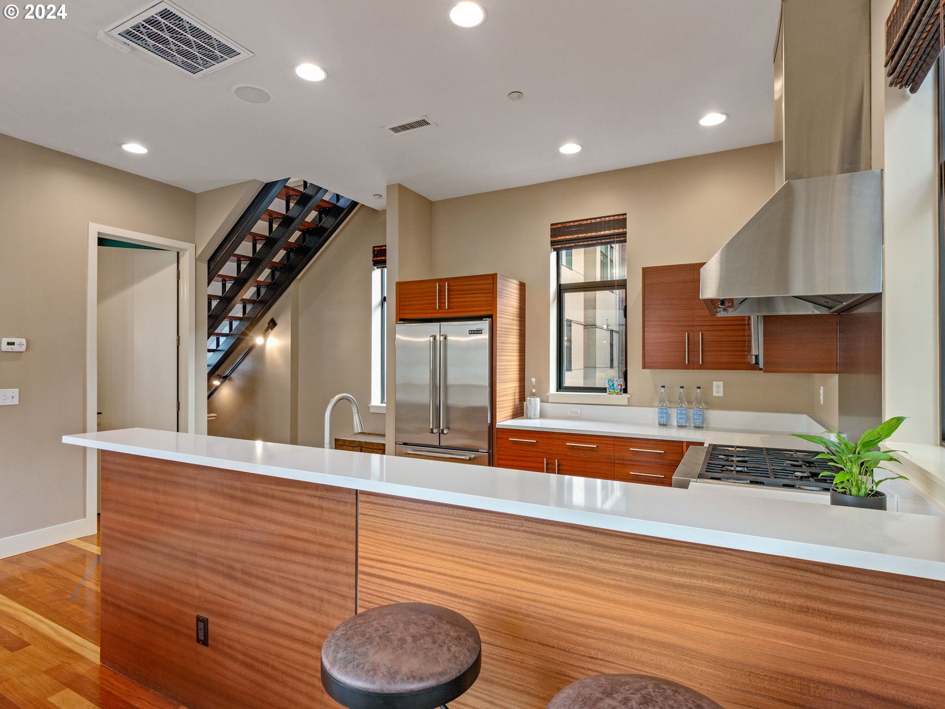 1632 Northwest Riverscape Street Portland, OR 97209 - Photo 14 of 34 Gallery Image 14