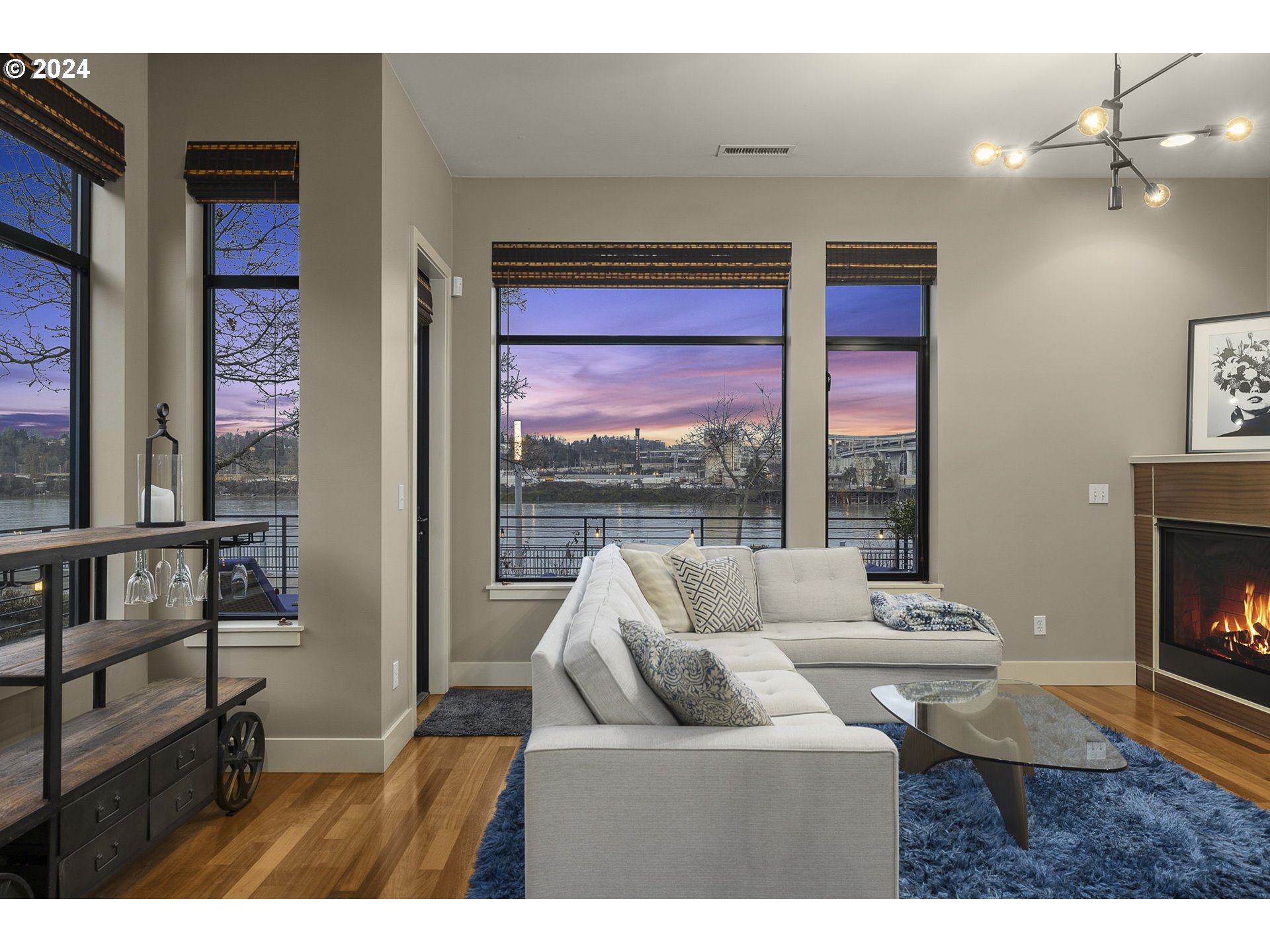 1632 Northwest Riverscape Street Portland, OR 97209 - Photo 3 of 34 Gallery Image 3