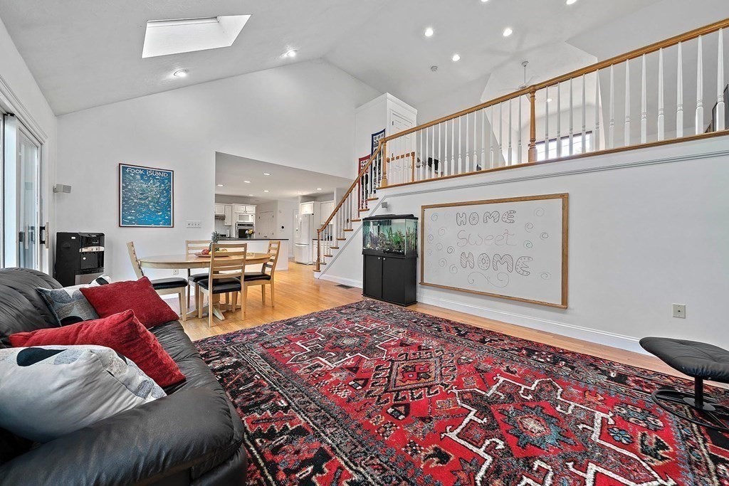 121 Hanson Road Newton, MA 02459 - Photo 4 of 42