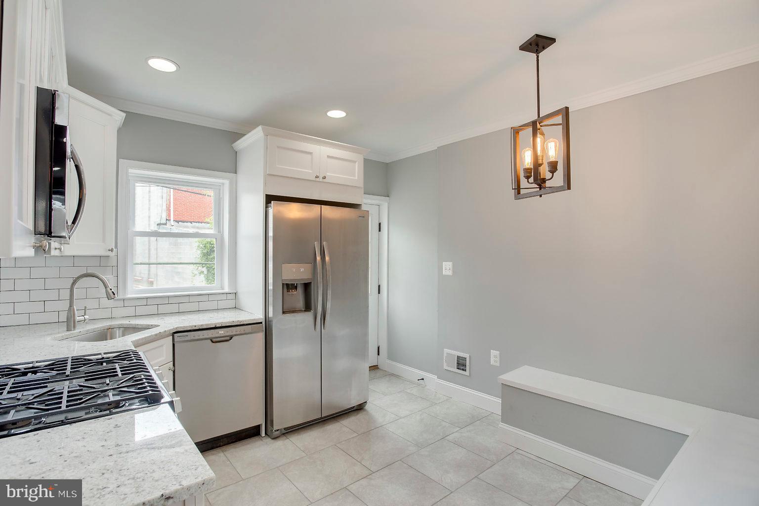 3428 Roland Avenue Baltimore, MD 21211 - Photo 7 of 39 Gallery Image 7