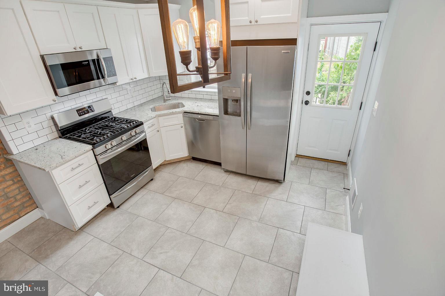 3428 Roland Avenue Baltimore, MD 21211 - Photo 8 of 39 Gallery Image 8