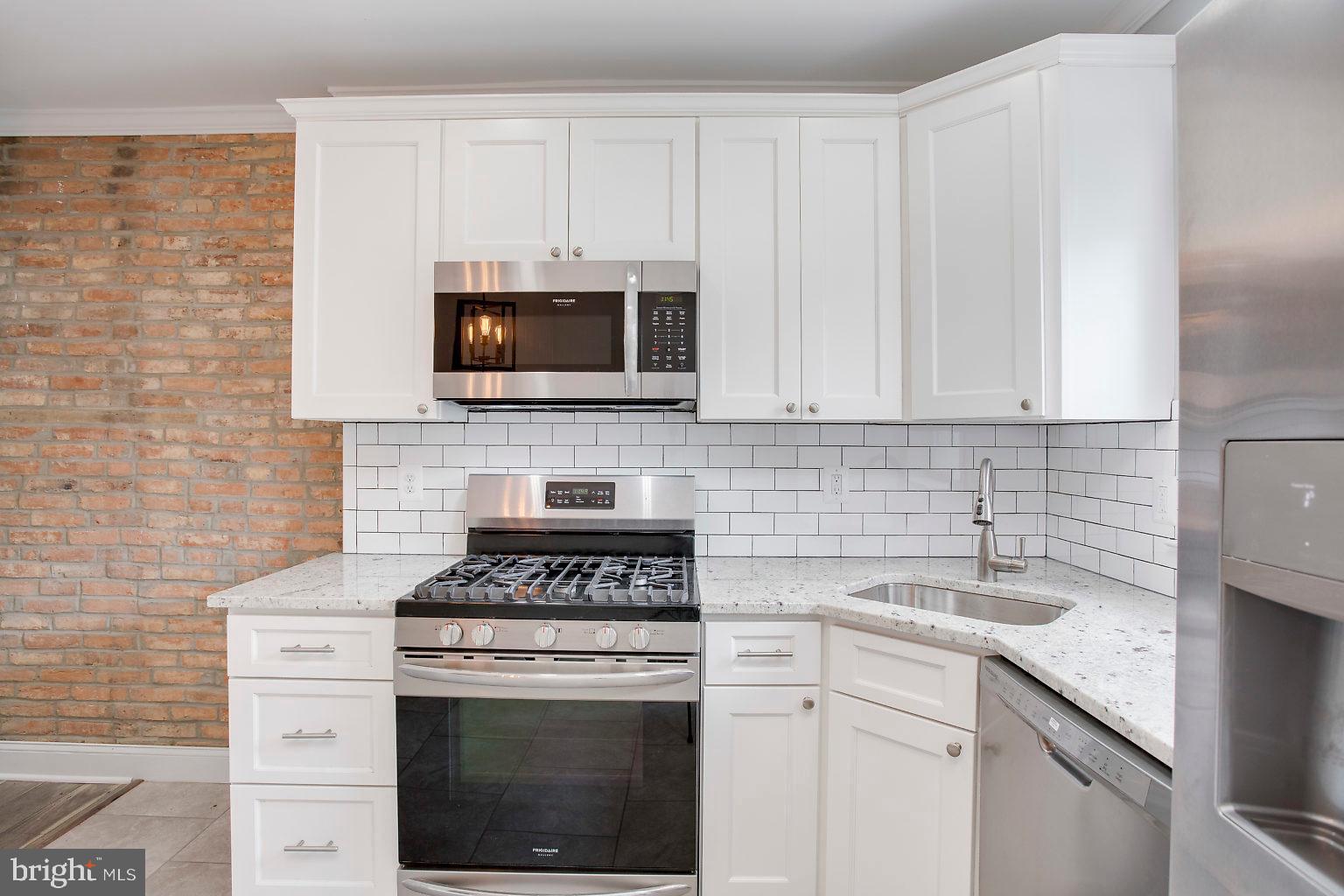 3428 Roland Avenue Baltimore, MD 21211 - Photo 10 of 39 Gallery Image 10