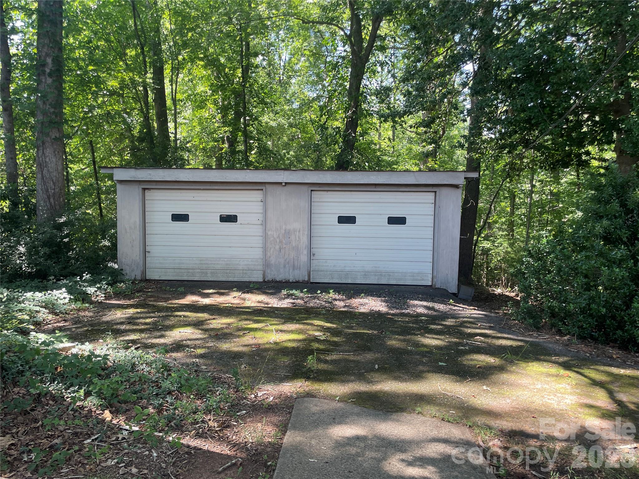 1099 Amherst Road Morganton, NC 28655 - Photo 4 of 27
