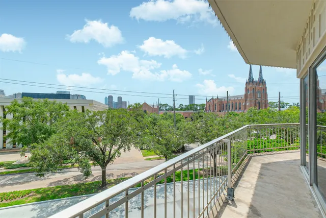 $2,995 | 5050 Woodway Drive, Unit 3M, Houston, TX 77056