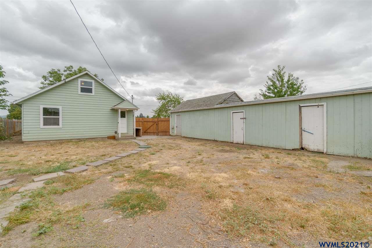 351 Gilbert Street Lebanon, OR 97355 - Photo 20 of 23 Gallery Image 20