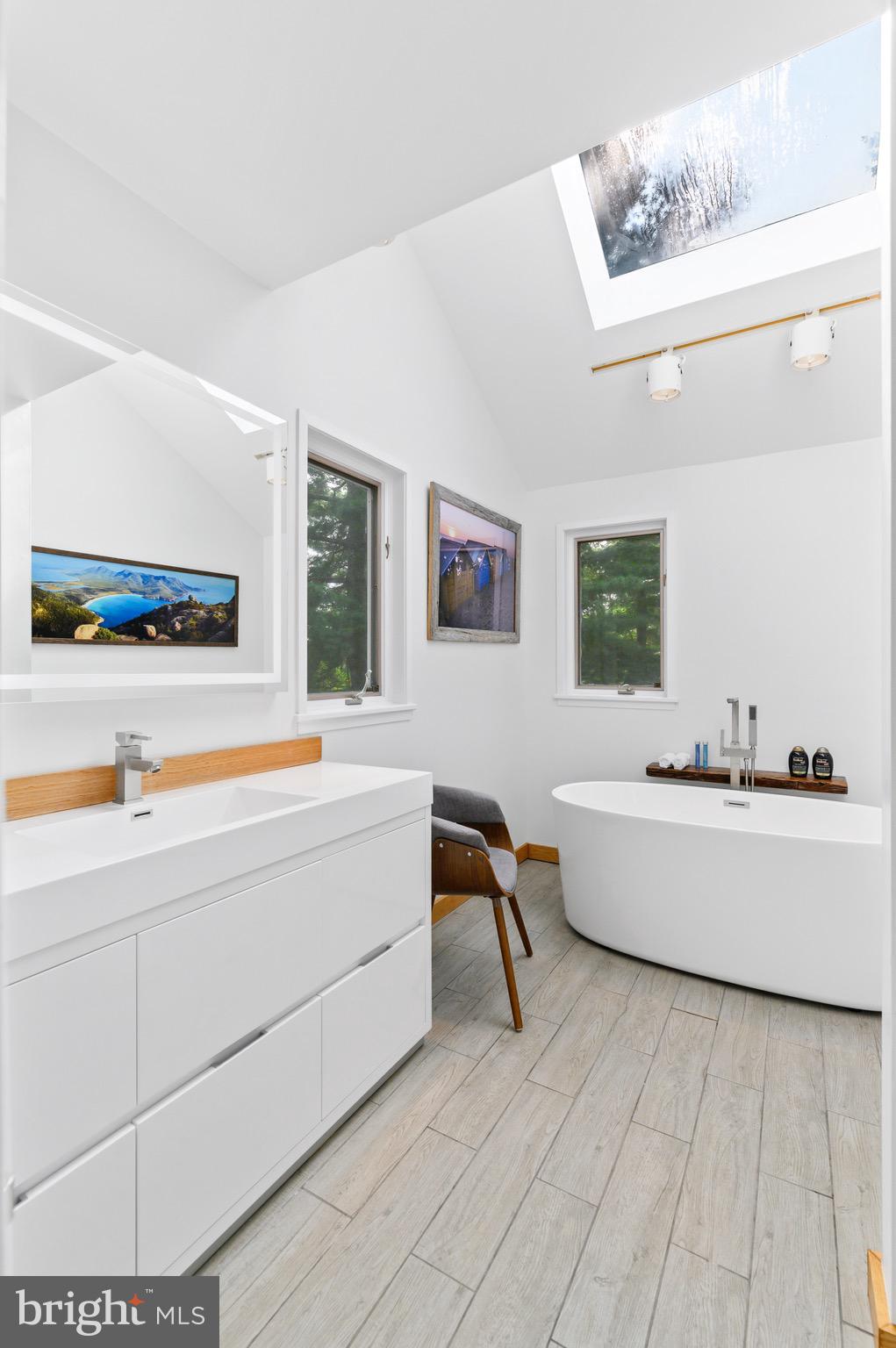 260 Ravenscliff Road Wayne, PA 19087 - Photo 22 of 51 Master Bathroom