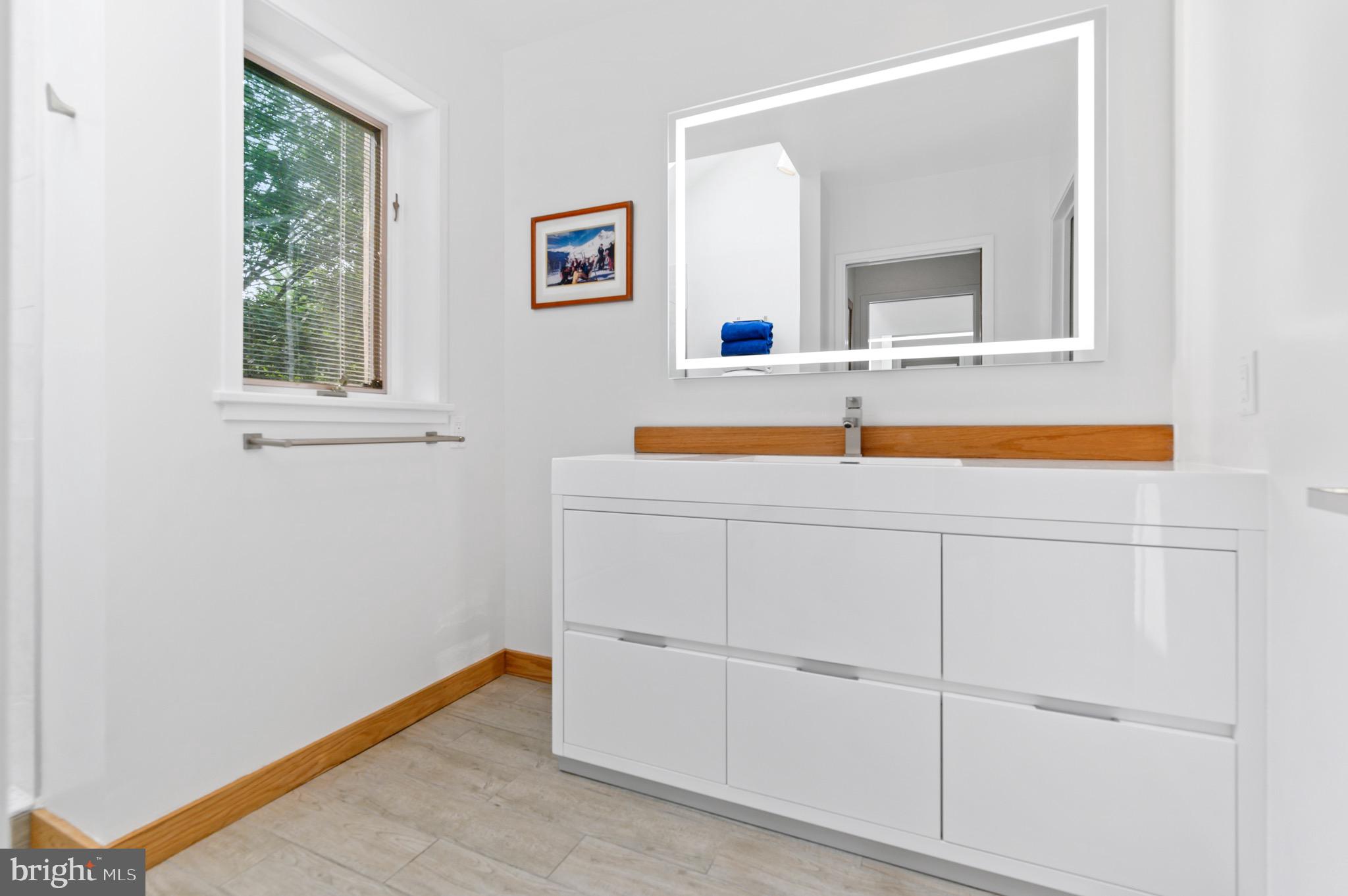 260 Ravenscliff Road Wayne, PA 19087 - Photo 24 of 51 Master Bathroom