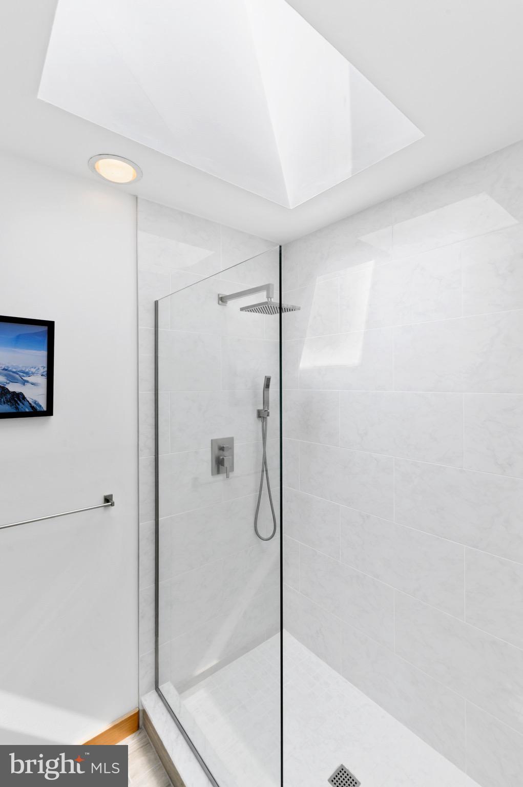 260 Ravenscliff Road Wayne, PA 19087 - Photo 27 of 51 Full Hall Bath 2nd Floor